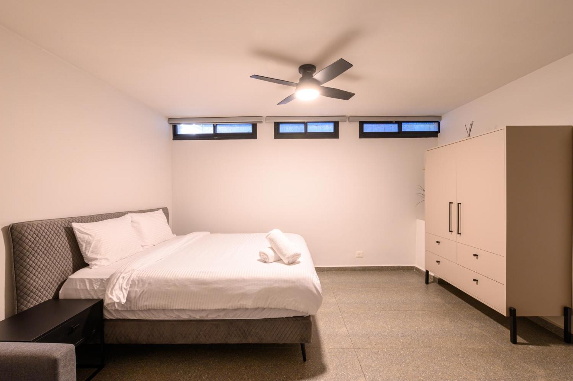 Rokah Luxury Villa At Ramat Hahayal Tel Aviv Værelse billede
